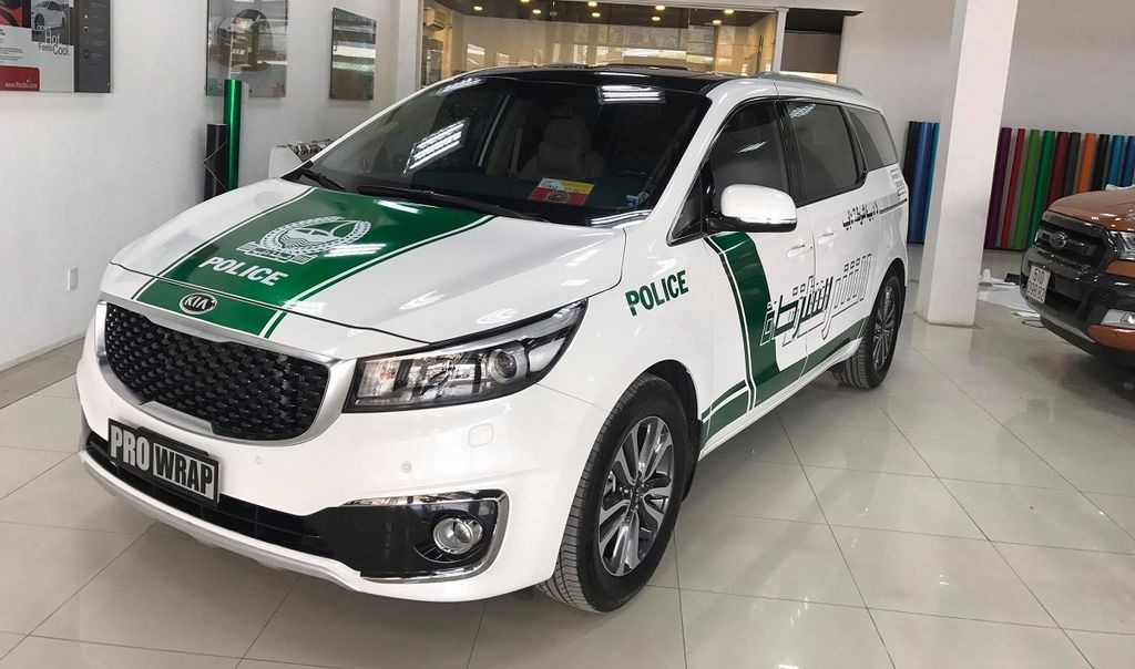 Bất ngờ với Kia Grand Sedona mang phong cách cảnh sát Dubai tại Việt Nam