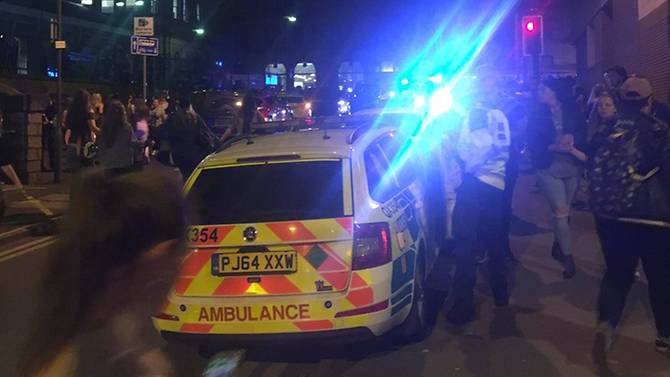 Anh: Ít nhất 19 người chết và 50 người bị thương trong vụ nổ lớn tại buổi hòa nhạc ở Manchester Arena