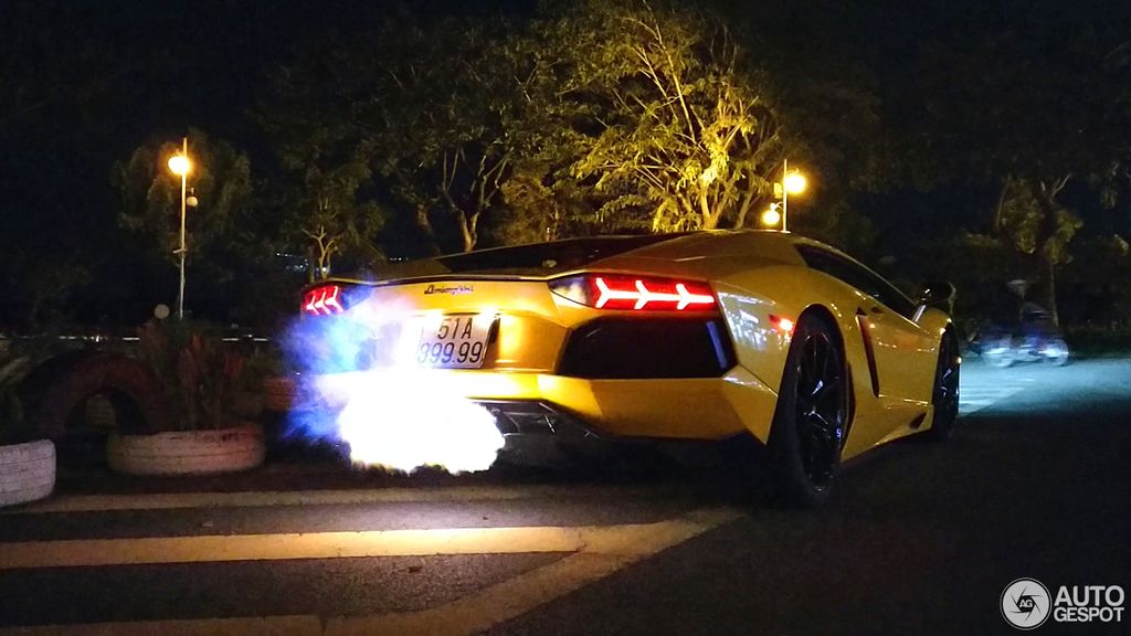 Lamborghini Aventador LP700-4 