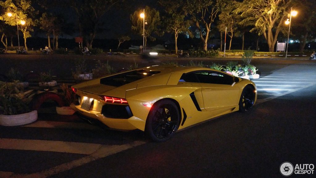 Lamborghini Aventador LP700-4 