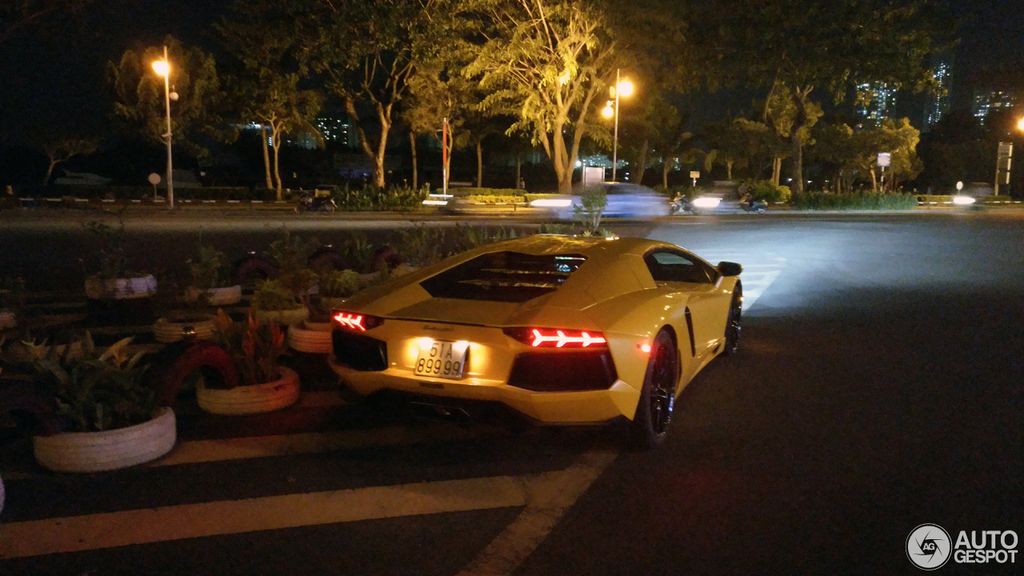 Lamborghini Aventador LP700-4 