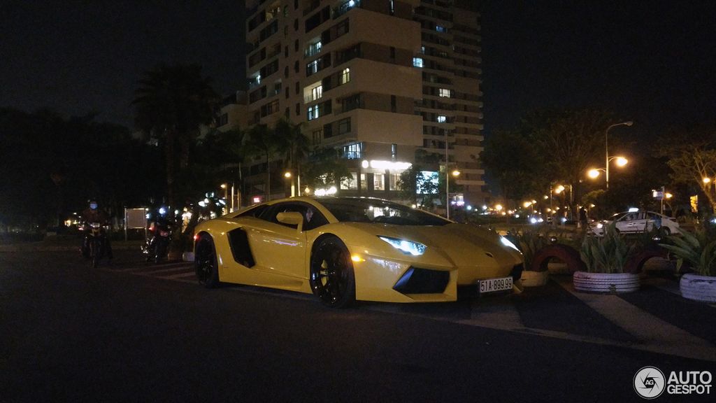 Lamborghini Aventador LP700-4 