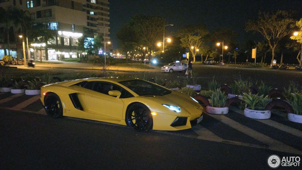 Lamborghini Aventador LP700-4 