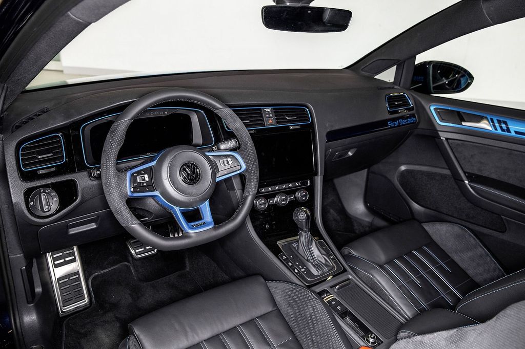 Volkswagen Golf GTI First Decade concept nhận được hệ truyền động hybrid 404 mã lực