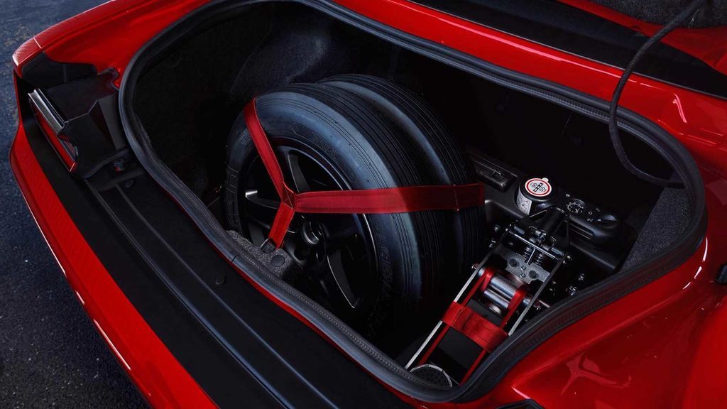 Dodge Challenger SRT Demon 2018 có giá bán chỉ từ 1,93 tỷ VNĐ