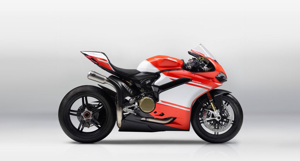 Siêu mô tô Ducati 1299 Superleggera giá 2,1 tỷ VNĐ 