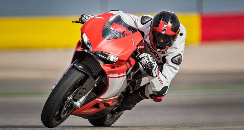 Siêu mô tô Ducati 1299 Superleggera giá 2,1 tỷ VNĐ 