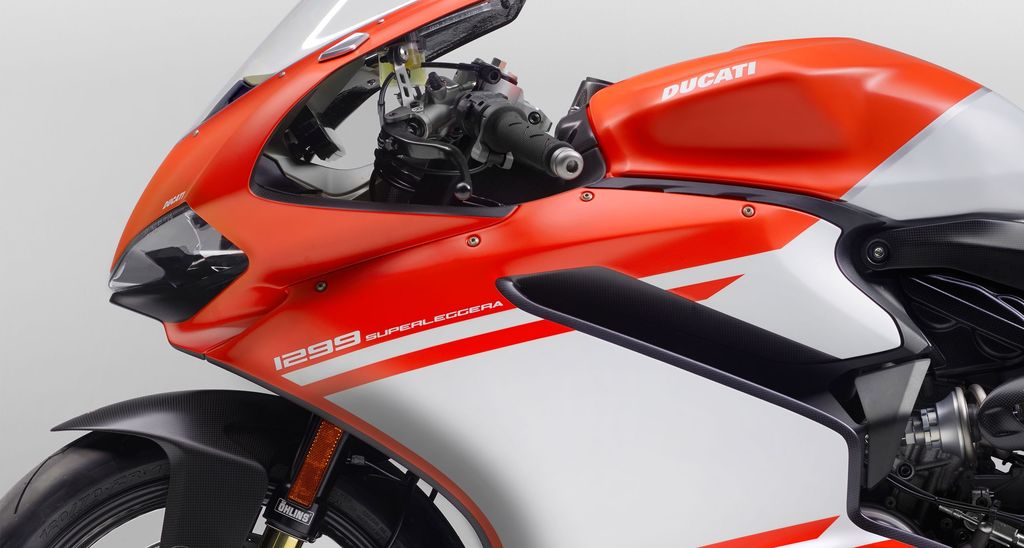 Siêu mô tô Ducati 1299 Superleggera giá 2,1 tỷ VNĐ 