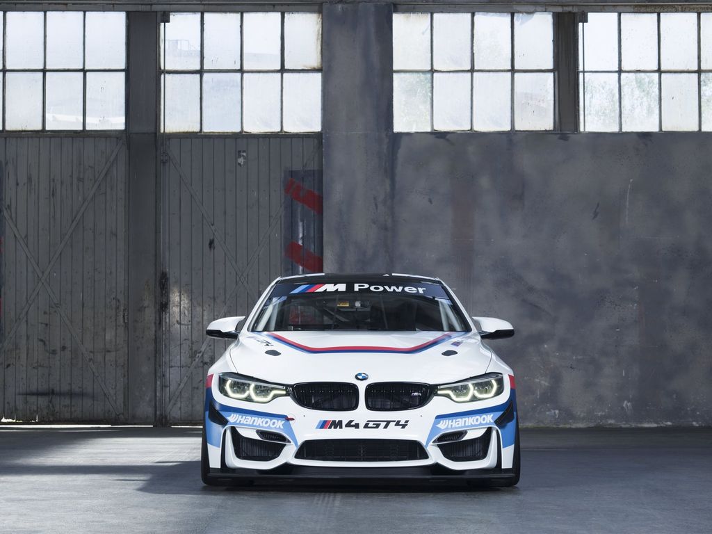BMW M4 GT4 mới chính thức được vén màn tại đường đua nổi tiếng Nürburgring