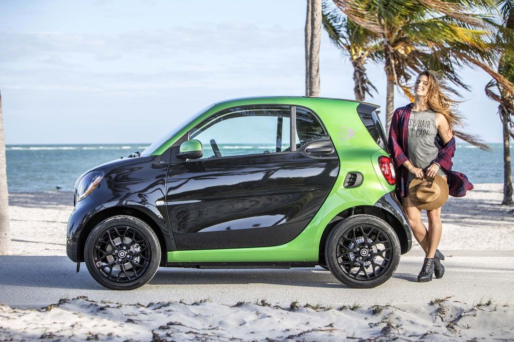 Smart Fortwo Electric Drive mới có giá bán chỉ từ 558 triệu VNĐ tại Mỹ
