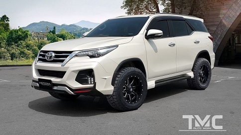 Toyota Fortuner 2017 “hầm hố” hơn với gói độ Vazooma-X