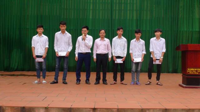Tuổi trẻ trường Cao đẳng nghề Công nghệ cao Hà Nội hành trình về nguồn tại Phú Thọ