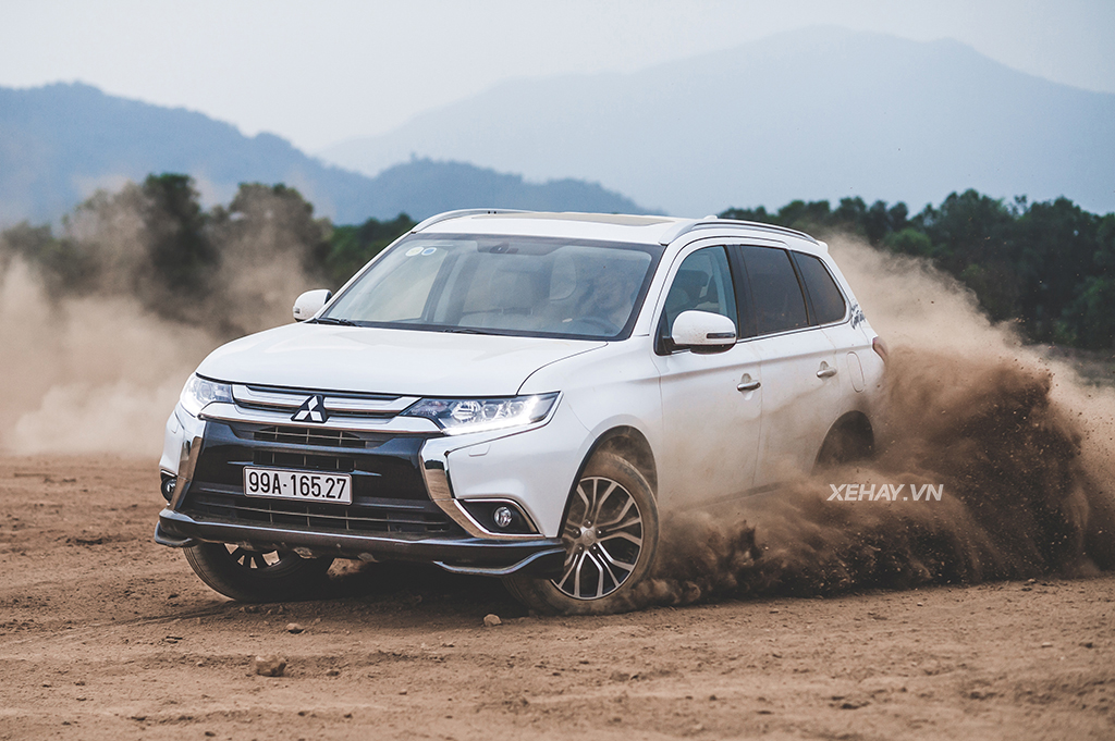 [ĐÁNH GIÁ XE] Mitsubishi Outlander 2017 - Xứng danh xe Nhật