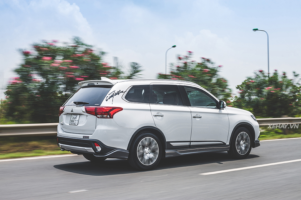 [ĐÁNH GIÁ XE] Mitsubishi Outlander 2017 - Xứng danh xe Nhật