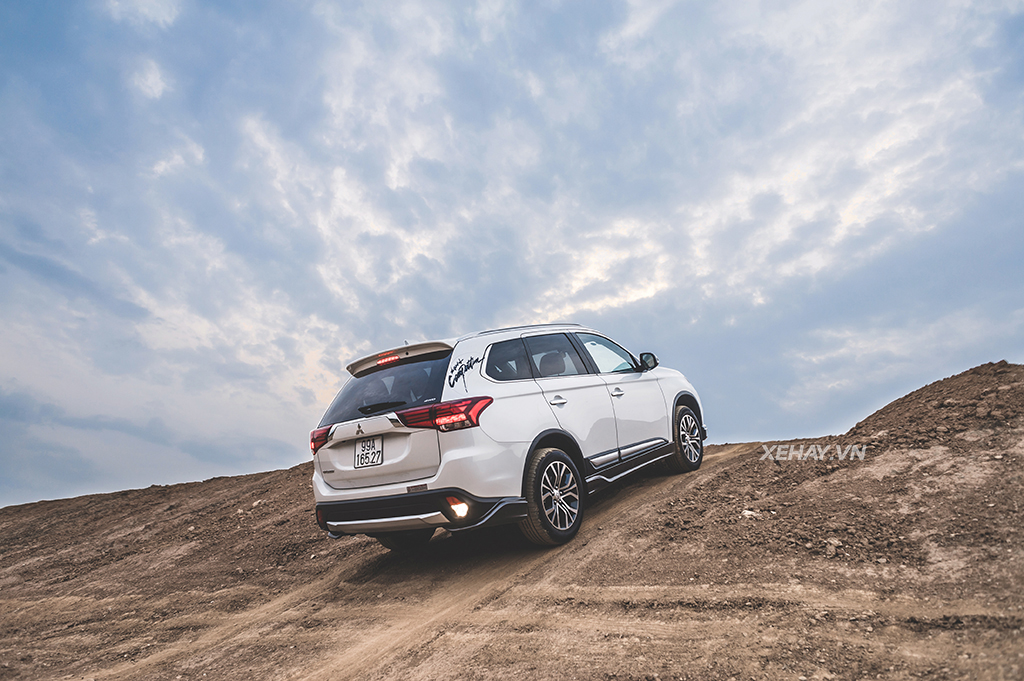 [ĐÁNH GIÁ XE] Mitsubishi Outlander 2017 - Xứng danh xe Nhật