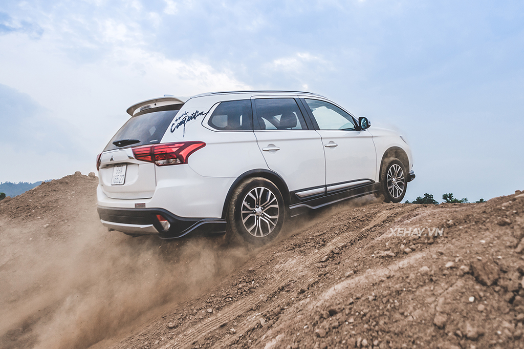 [ĐÁNH GIÁ XE] Mitsubishi Outlander 2017 - Xứng danh xe Nhật