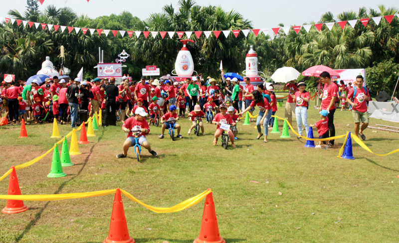 Vùng đất Tò Mò:  Vùng đất đầu tiên với kỉ lục nhiều thứ khổng lồ và khác lạ