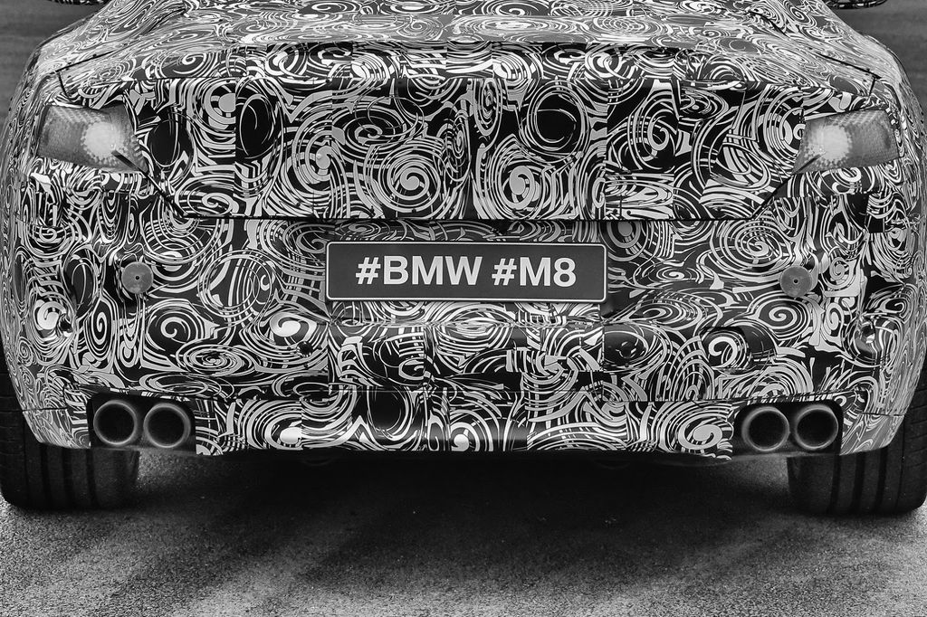 BMW tung loạt ảnh ngụy trang và video của M8 hoàn toàn mới