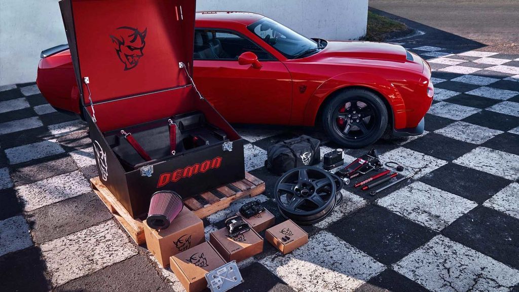 Muốn sở hữu Dodge Challenger SRT Demon thực sự mạnh mẽ, bạn sẽ phải chi ra 5,68 tỷ VNĐ