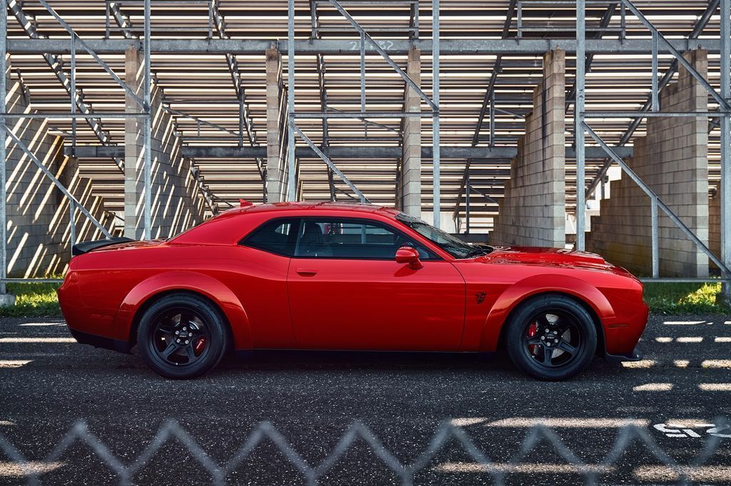 Muốn sở hữu Dodge Challenger SRT Demon thực sự mạnh mẽ, bạn sẽ phải chi ra 5,68 tỷ VNĐ