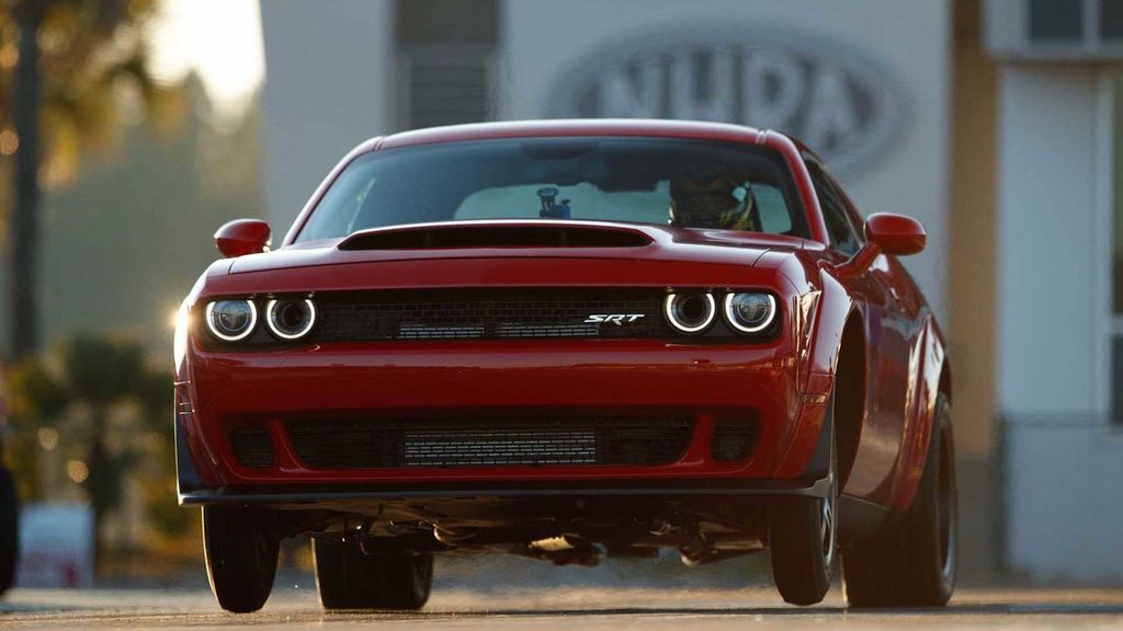 Muốn sở hữu Dodge Challenger SRT Demon thực sự mạnh mẽ, bạn sẽ phải chi ra 5,68 tỷ VNĐ