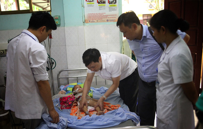 Hơn 400 trẻ em Lào Cai được tặng quà, phát thuốc miễn phí dịp Quốc tế Thiếu nhi 1/6