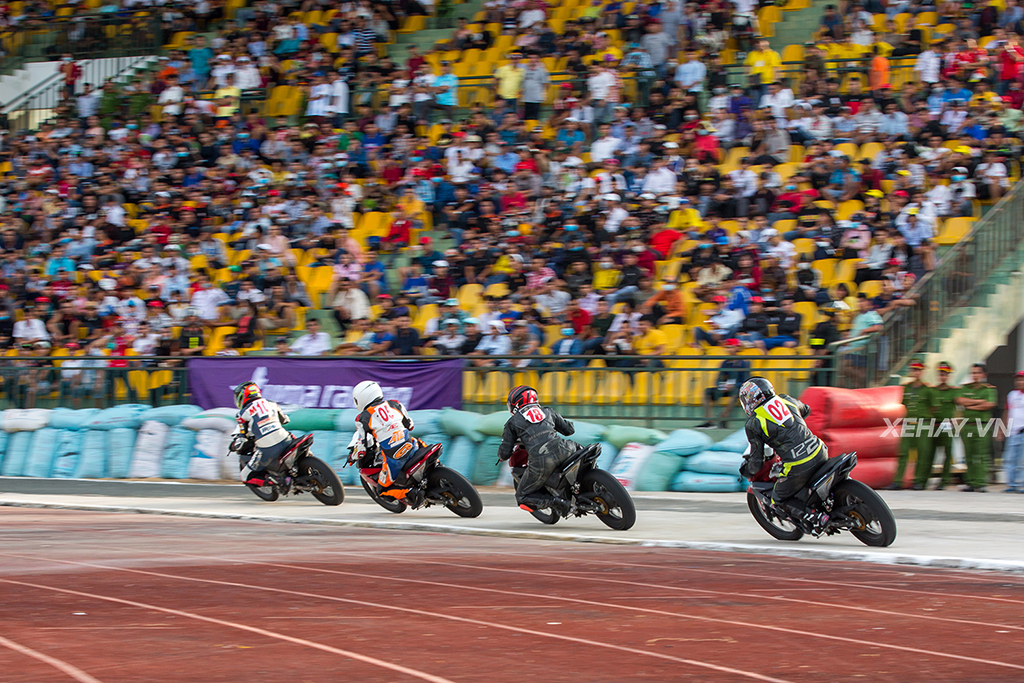 Sân vận động Cần Thơ rực lửa cùng giải đua Honda Racing Cup 2018