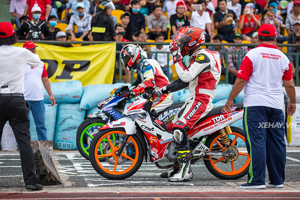 Sân vận động Cần Thơ rực lửa cùng giải đua Honda Racing Cup 2018
