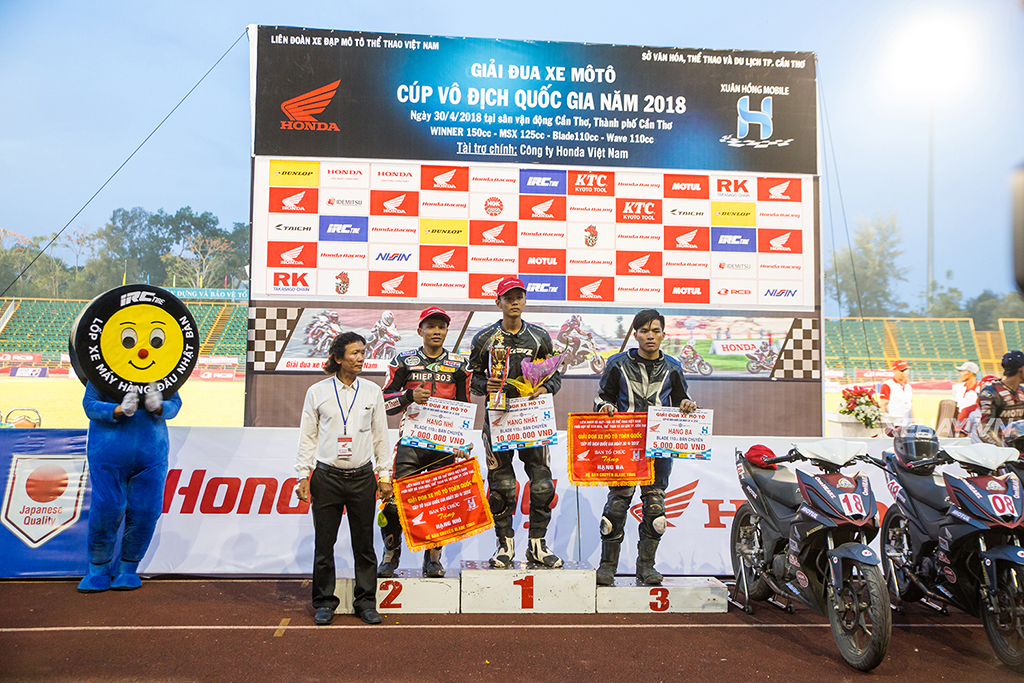 Sân vận động Cần Thơ rực lửa cùng giải đua Honda Racing Cup 2018