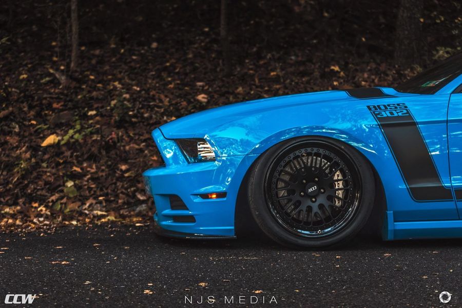 Ford Mustang Boss 302 được hạ gầm và 