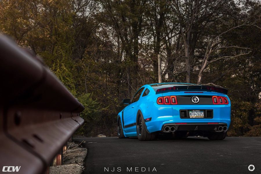 Ford Mustang Boss 302 được hạ gầm và 