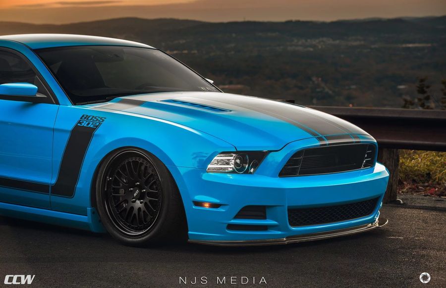 Ford Mustang Boss 302 được hạ gầm và 