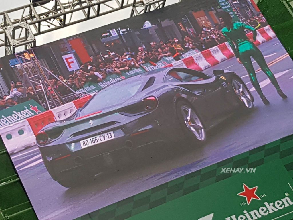 Ngắm dàn siêu xe Sài Gòn cùng xe đua F1 