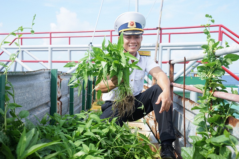 Nghĩa tình Hà Nội - Trường Sa... Bài 4: Sừng sững, hiên ngang giữa phong ba, bão táp