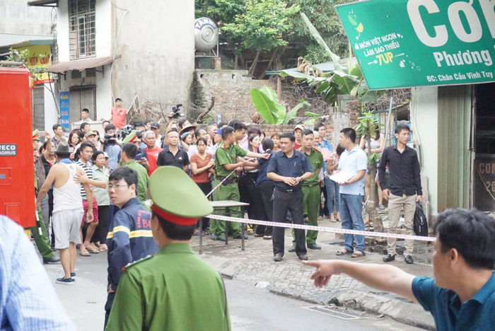 Ông lão đau buồn vì không cứu được mẹ già trong vụ hoả hoạn