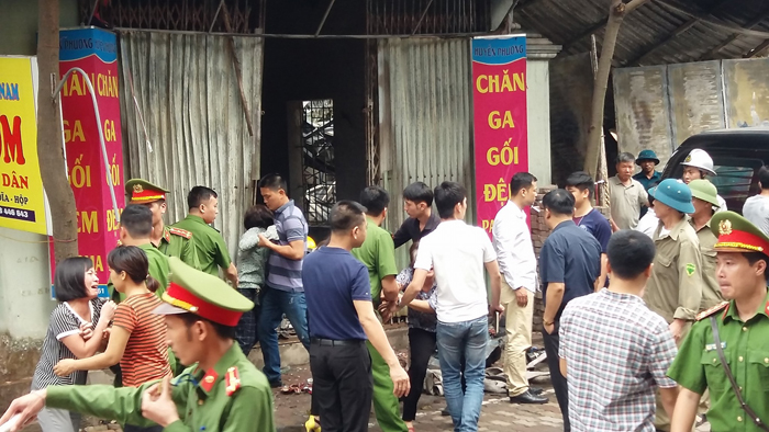 Ông lão đau buồn vì không cứu được mẹ già trong vụ hoả hoạn
