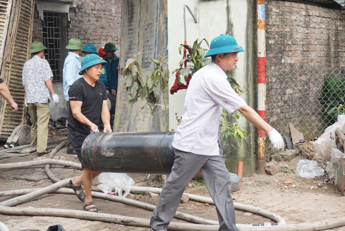 Ông lão đau buồn vì không cứu được mẹ già trong vụ hoả hoạn