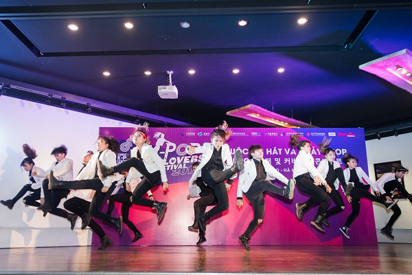 Việt Nam có khoảng hơn 1 triệu người hâm mộ K-pop