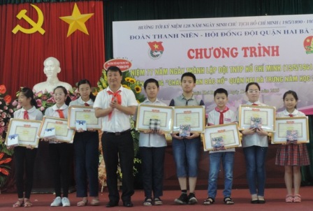 Thiếu nhi quận Hai Bà Trưng mừng sinh nhật Đội
