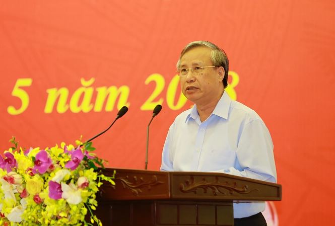 Mỗi cán bộ phải đặt mình vào vị trí 'công bộc', 'đầy tớ' của nhân dân
