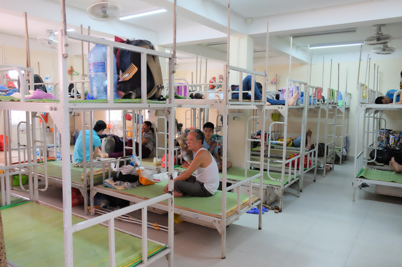 Nhà nghỉ trọ tại BV Việt-Đức: Chia sẻ nỗi cơ cực với người nhà bệnh nhân