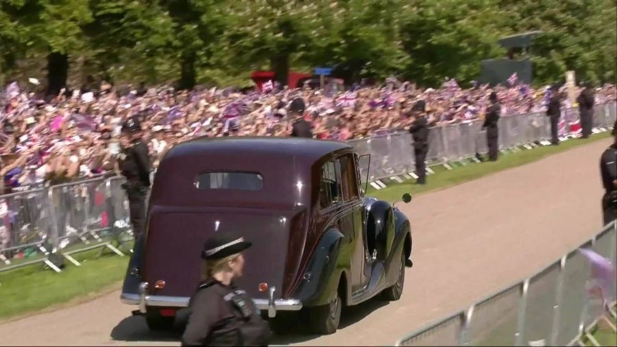 Meghan Markle - cô dâu mới của Hoàng gia Anh sẽ phải trải qua huấn luyện an toàn trên ô tô