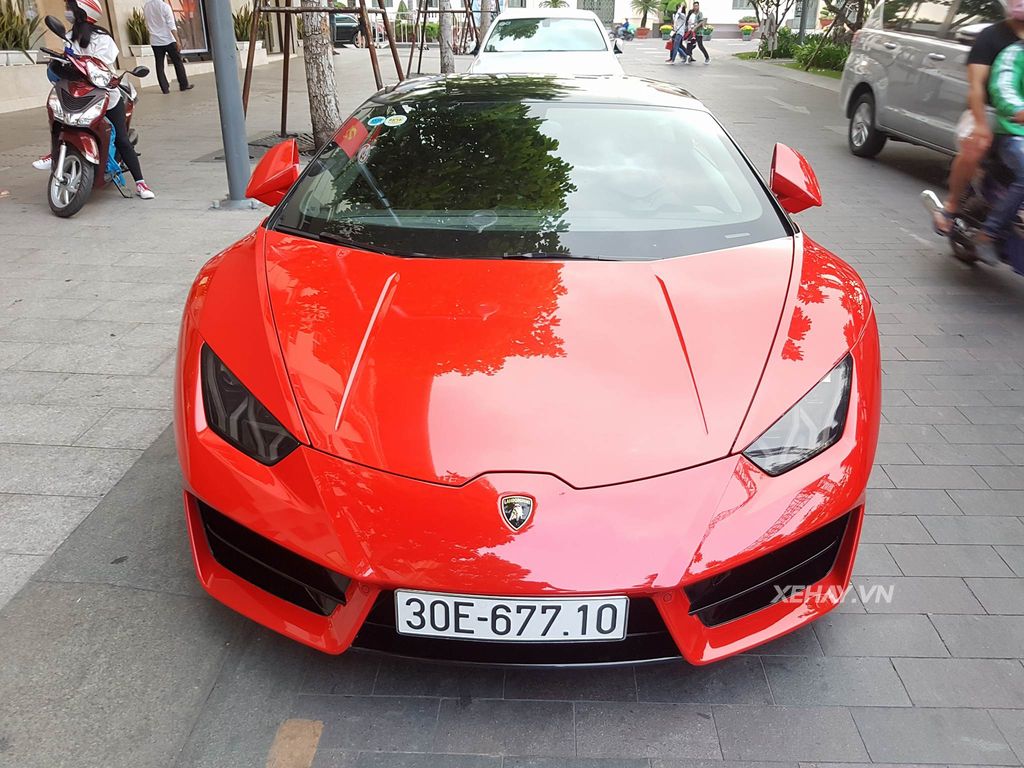 Lamborghini Huracan LP580-2 đầu tiên tại Việt Nam 