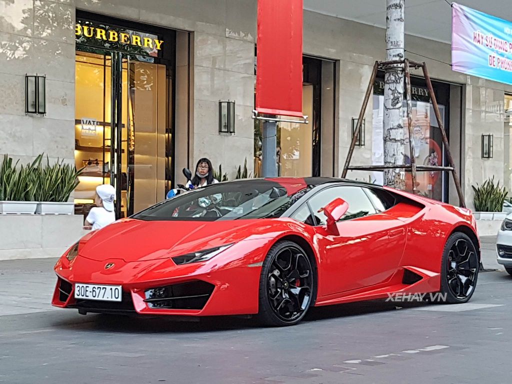 Lamborghini Huracan LP580-2 đầu tiên tại Việt Nam 