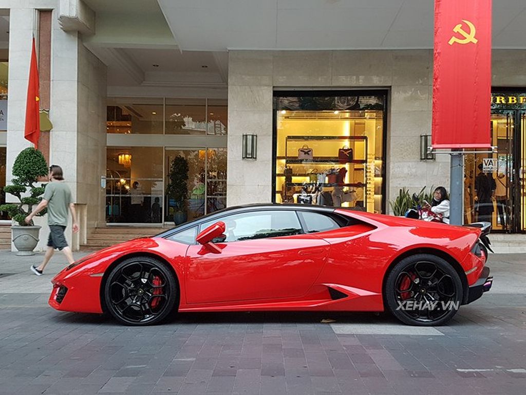 Lamborghini Huracan LP580-2 đầu tiên tại Việt Nam 