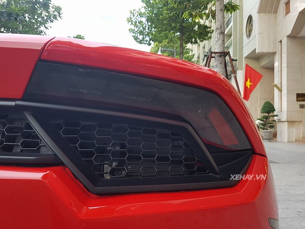 Lamborghini Huracan LP580-2 đầu tiên tại Việt Nam 