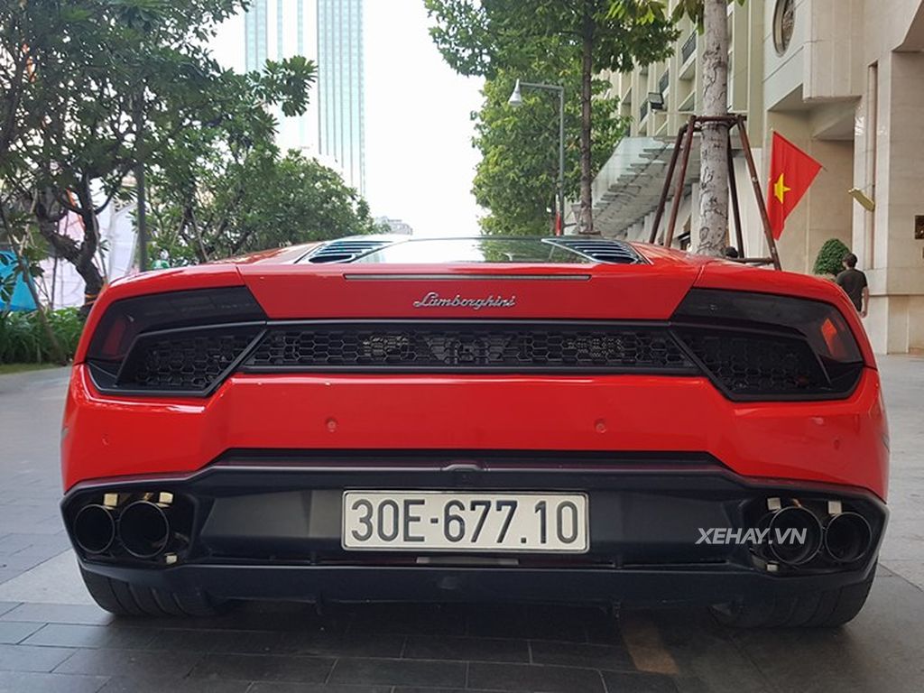 Lamborghini Huracan LP580-2 đầu tiên tại Việt Nam 