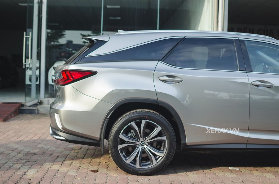 Chi tiết Lexus RX350L 2018 đầu tiên về Việt Nam