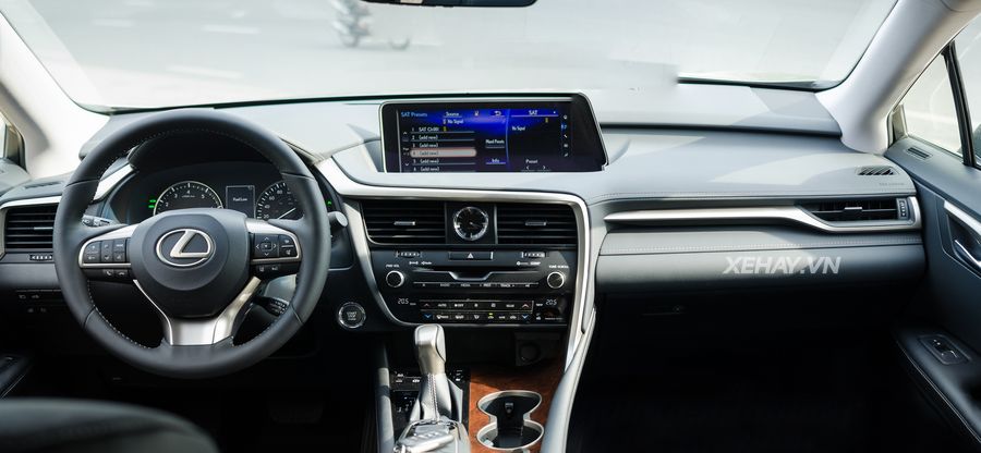 Chi tiết Lexus RX350L 2018 đầu tiên về Việt Nam