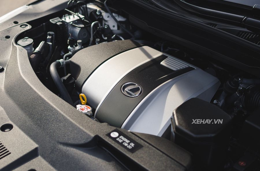 Chi tiết Lexus RX350L 2018 đầu tiên về Việt Nam